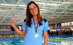 Raquel Correia conquista títulos e bate recordes em natação adaptada