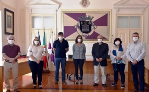 CÂMARA DE LOULÉ DISTRIBUI MÁSCARAS COMUNITÁRIAS A HABITANTES DE BAIRROS SOCIAIS E IDOSOS DO CONCELHO