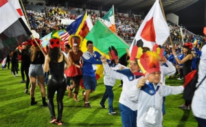 Dez mil pessoas dão  as boas vindas ao Mundialito 2015