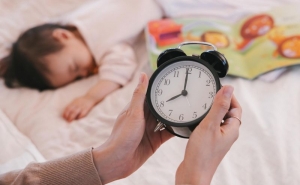 Hora de inverno: o que mudar em casa para as crianças dormirem bem