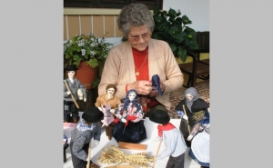 LOULÉ CRIATIVO: FILIPA FAÍSCA ORIENTA CURSO DE BONECAS DE PANO