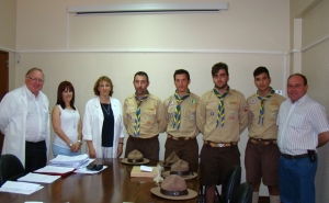 Escoteiros de Quelfes fazem donativo à pediatria do CHAlgarve 