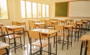Ainda há três mil horários vazios nas escolas e tutela abre concurso extraordinário