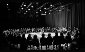 ARQUENTE APRESENTA PERFORMANCE SCROLL NO CINE-TEATRO LOULETANO