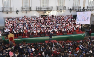 GRUPO CORAL INFANTIL DE LOULÉ LEVA 400 VOZES A QUARTEIRA E ALMANCIL