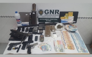 Prisão preventiva para quatro detidos por tráfico de droga