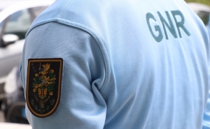 Doze pessoas identificadas pela GNR após alerta de desembarque em Aljezur
