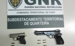 Quarteira | Apreensão de duas armas de fogo