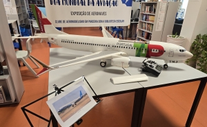 Escola D. Dinis, em Quarteira, celebra Dia Mundial da Aviação com modelos à escala e simulador de voo 