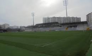 Relvado do Estádio do Farense interditado após segunda nota negativa