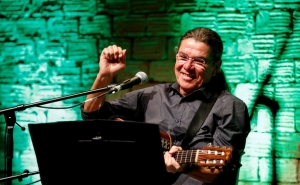 Músico brasileiro Paulinho Lêmos atua em Portimão