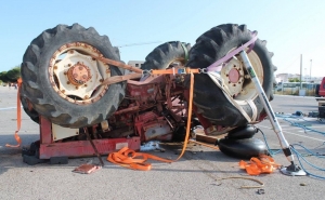 Proteção Civil de Portimão treina socorro a acidentes com tratores 