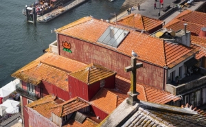 Preço das casas vai abrandar em Portugal, mas a ritmo lento devido a taxas de juro e turismo, diz CE