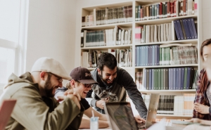 Como os portugueses usam o tempo no trabalho? Maioria gasta horas com «atividades desnecessárias»