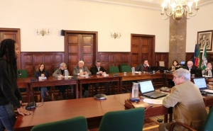 Trinta e cinco alunos do ensino secundário assistiram a uma sessão camarária na Autarquia de Portimão