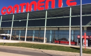 CONTINENTE LOULÉ CELEBRA NOVE ANOS 