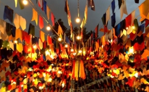 COMUNIDADE BRASILEIRA CELEBRA FESTA JUNINA EM QUARTEIRA