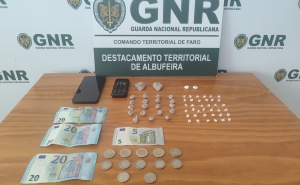 Albufeira – Detido em flagrante com cerca de 400 doses de heroína