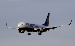 Ryanair atenua perdas para 48 ME no 1.º semestre fiscal e tráfego de passageiros sobe 128%