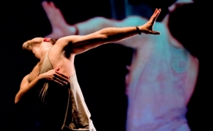 FESTIVAL ENCONTROS DO DEVIR TRAZ DOIS ESPETÁCULOS MULTIDISCIPLINARES AO CINE-TEATRO LOULETANO