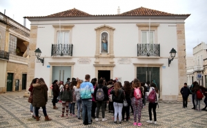 Alunos vila-realenses  descobrem bairros típicos de Olhão