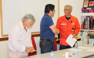Câmara de Alcoutim doa aos Bombeiros equipamento de proteção no combate a incêndios 