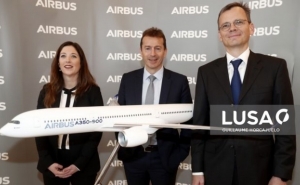 Covid-19: Airbus anula dividendos e objetivos