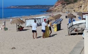 Budens assinalou o Dia Mundial dos Oceanos com ações de sensibilização, leitura e limpeza de praia