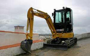  CÂMARA DE ALJEZUR ADQUIRE MINI ESCAVADORA 