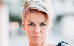 AUREA E FOGO DE ARTIFÍCIO VÃO BRILHAR EM QUARTEIRA  NA NOITE DE REVEILLON