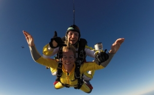 Festival de Paraquedismo «Spring Boogie 2015» com 300 paraquedistas e três campeões europeus