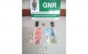 Detenções por tráfico de estupefacientes em Albufeira 