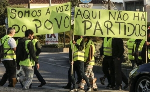 Coletes amarelos: Uma centena de pessoas em protesto sem incidentes em Faro 
