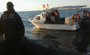 Polícia Marítima de Lagos desenvolve ação de fiscalização no mar