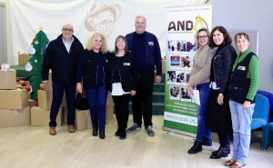 Alvarsol e AND oferecem cabazes de natal e brinquedos a famílias economicamente vulneráveis