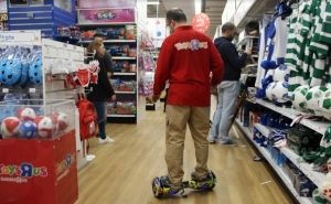 Toys «R» Us reabriu loja no AlgarveShopping