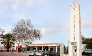 Município de Albufeira abre concursos para exploração de bancas e lojas no mercado de areias de São João