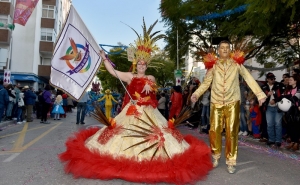 DOMINGO GORDO COM CASA CHEIA NO CARNAVAL DE LOULÉ