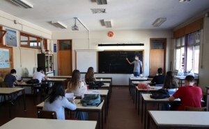 Vagas permitem que mais de 11.500 professores subam ao 5º e 7º escalões