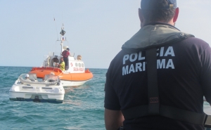 Autoridade Marítima apoia e reboca embarcação de recreio ao largo da ilha de Cabanas