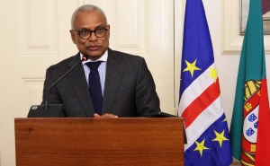 PRESIDENTE DA REPÚBLICA DE CABO VERDE RECEBIDO CALOROSAMENTE EM LOULÉ 