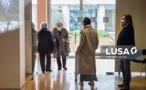 Covid-19: Todas as pessoas com mais de 80 anos incluídas na 1.ª fase do plano de vacinação