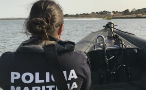 Autoridade Marítima Nacional apoia em operações de «scooping» no combate ao incêndio do concelho de Castro Marim