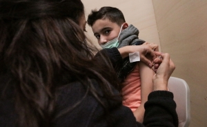 Covid-19: Centros de vacinação administram 3.000 doses diárias de primeiras doses