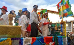 ALBUFEIRA BRINCA AO CARNAVAL 