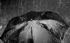 Chuva e vento fortes na segunda-feira em todo o continente