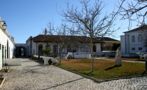 Com o apoio do Município, Museu do Trajo de São Brás de Alportel requalifica espaço exterior
