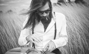 CINE-TEATRO LOULETANO APRESENTA UM ÍCONE MUNDIAL DO BLUES, JACK BROADBENT, COM VÍTOR BACALHAU NA PRIMEIRA PARTE