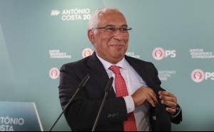 Covid-19: Costa testa positivo, mas está sem sintomas