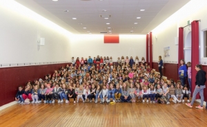 MAIOR CORO DO PAÍS ATUA NA CHEGADA DO PAI NATAL A LOULÉ